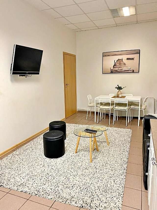 Апартаменты 3 Bedroom Apartment in City Centre Каунас-14